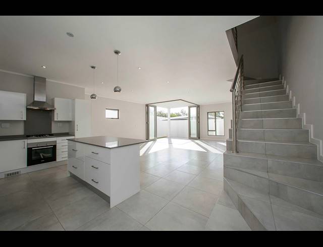 3 BEDROOM TOWNHOUSE SOLD IN BRYANSTON